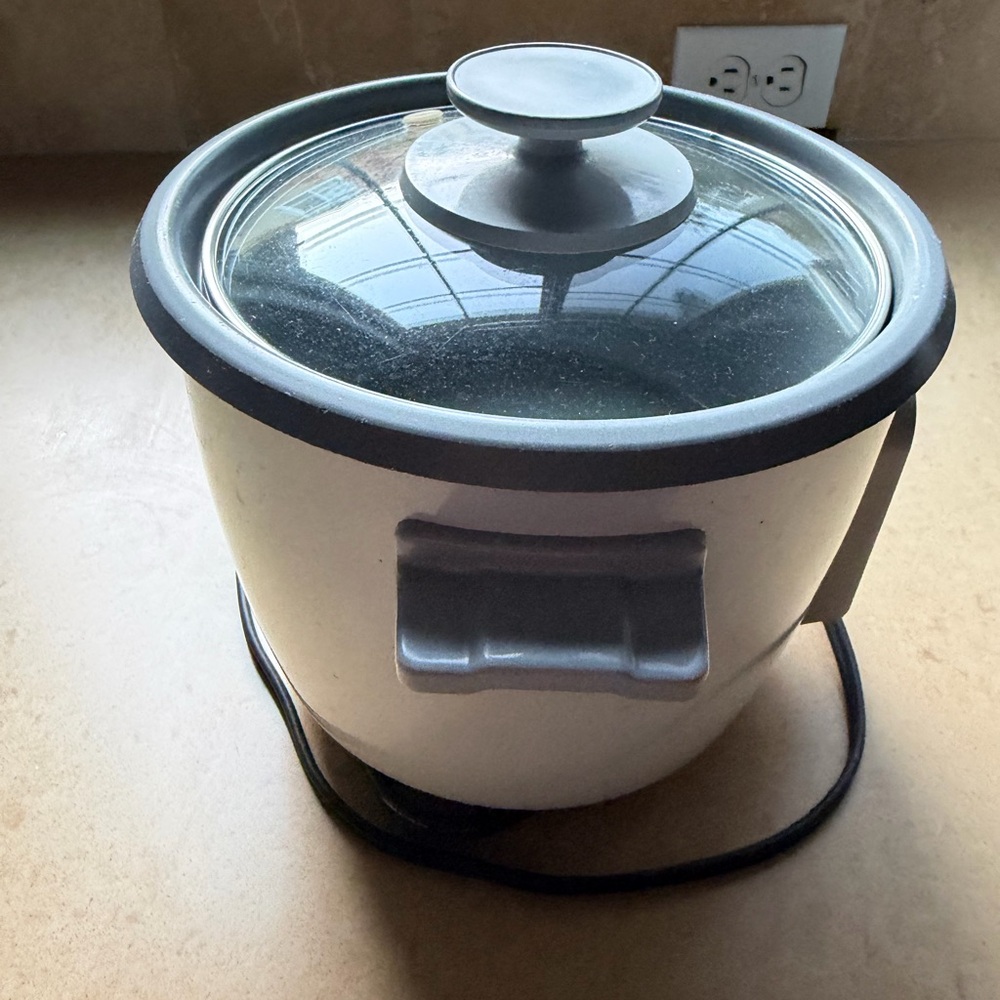 Zojirushi White Rice Cooker/Steamer - Picture 8 of 10